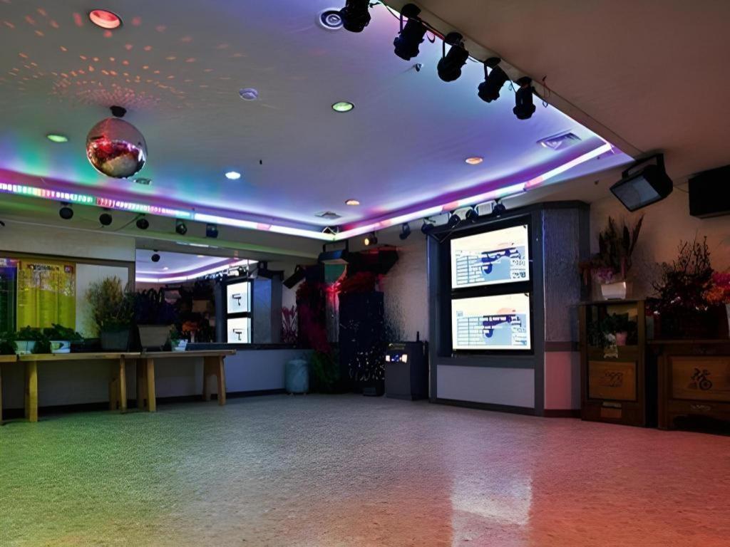 פיאונגצ'אנג Hyundai Elliot Hotel And Resort מראה חיצוני תמונה