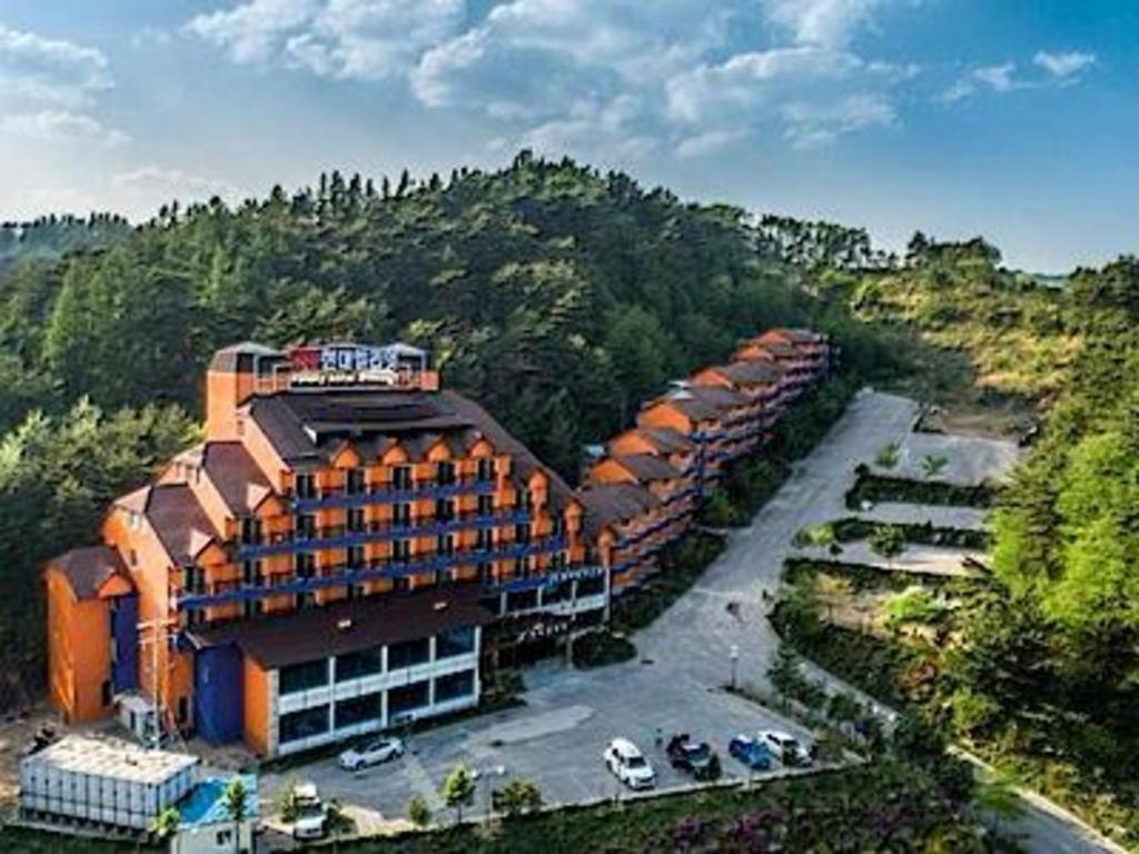 פיאונגצ'אנג Hyundai Elliot Hotel And Resort מראה חיצוני תמונה