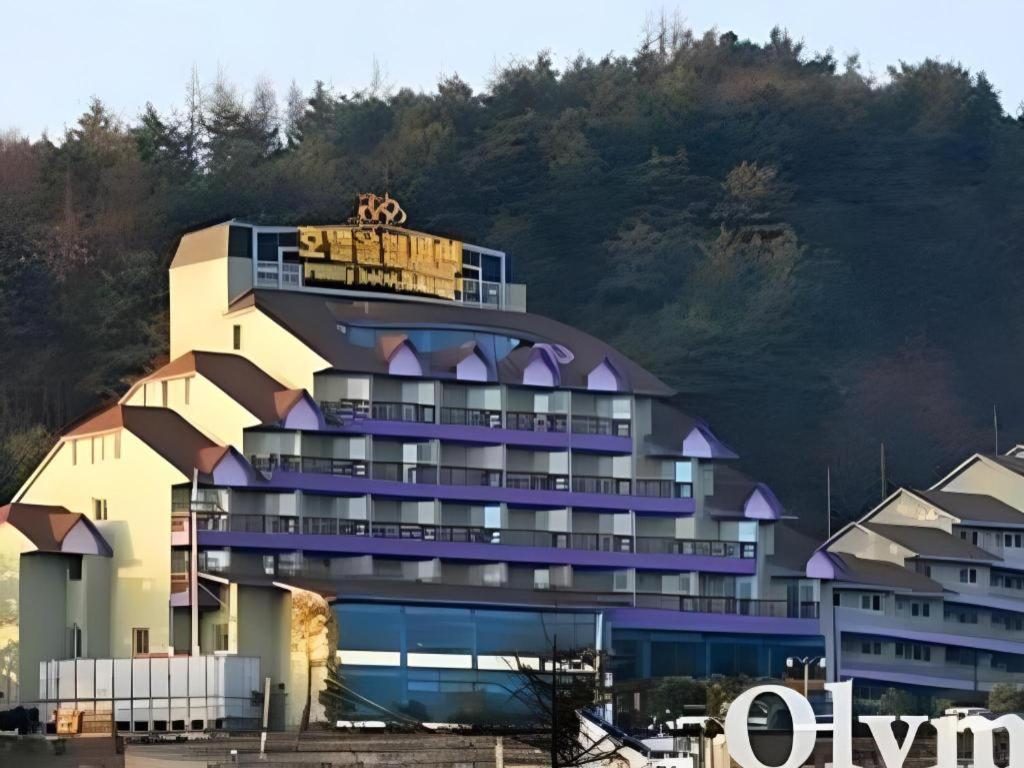 פיאונגצ'אנג Hyundai Elliot Hotel And Resort מראה חיצוני תמונה