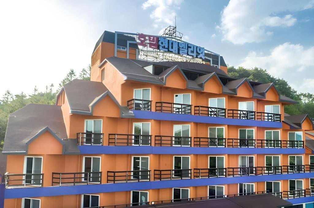 פיאונגצ'אנג Hyundai Elliot Hotel And Resort מראה חיצוני תמונה